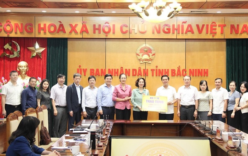 BỘ Y TẾ HỖ TRỢ BẮC NINH KHẮC PHỤC HẬU QUẢ BÃO SỐ 11 VÀ PHÒNG, CHỐNG DỊCH BỆNH SAU MƯA LŨ.