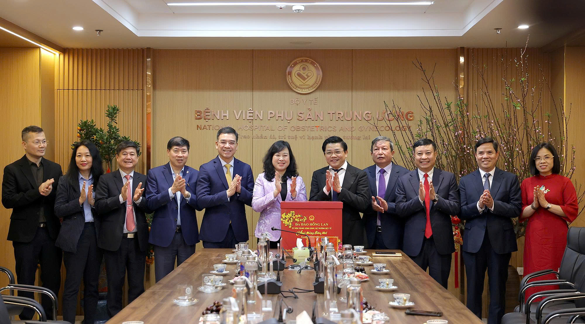 BỘ TRƯỞNG BỘ Y TẾ ĐÀO HỒNG LAN THĂM, CHÚC TẾT TẠI BỆNH VIỆN PHỤ SẢN TRUNG ƯƠNG